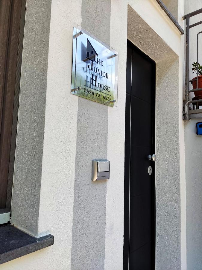 The Junior House - Casa Vacanza ラウリーア・インフェリオーレ エクステリア 写真