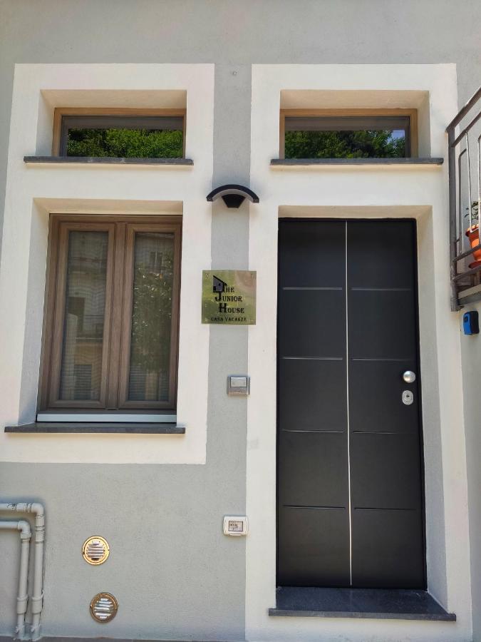 The Junior House - Casa Vacanza ラウリーア・インフェリオーレ エクステリア 写真